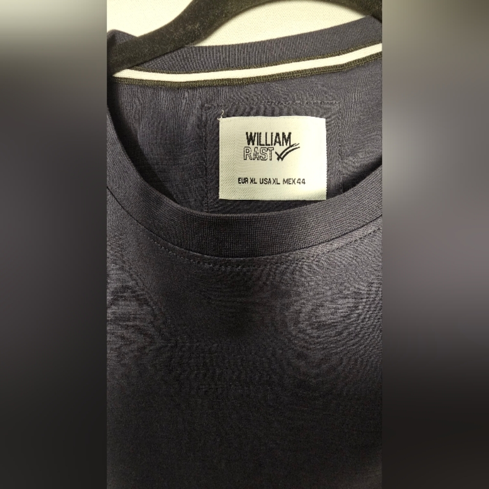 NWT- Men's William Rast TShirt Size XL